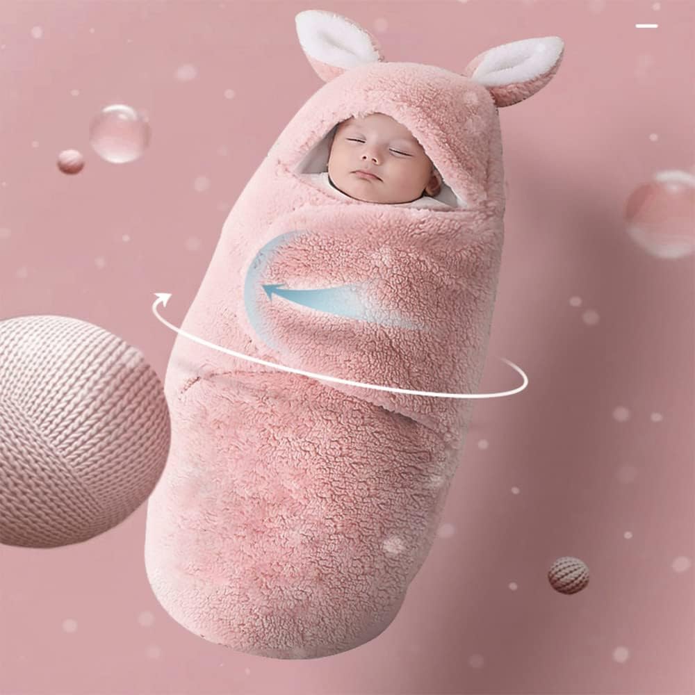Cozy winter swaddle blanket, thick baby sleeping bag for newborns aged 0–6 months.